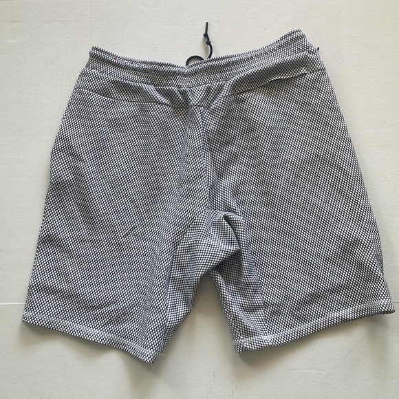 Nike Shorts Size XL - Picture 3 of 4